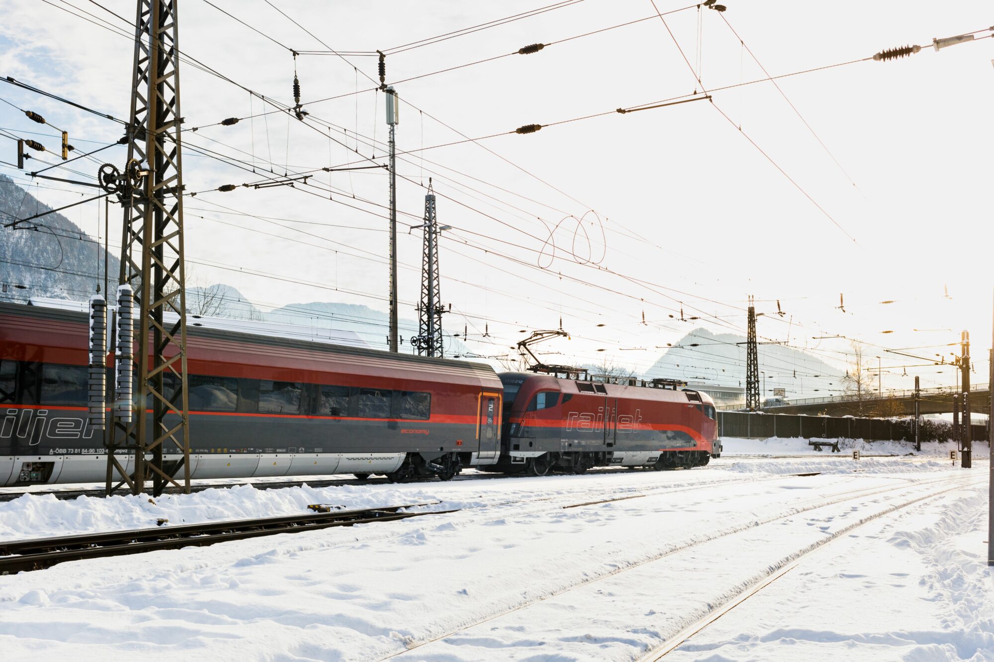 Seit 2021 fahren drei weitere Direktzüge aus Berlin, Frankfurt und Malmö nach Tirol. © Tirol Werbung / Hans Kapferer